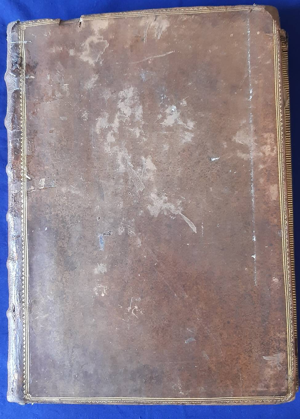 GRAVESON, IGNACE HYACINTHE AMAT DE (1670-1733). Tractatus de Scriptura Sacra, in quo ex ipsius revelatione, inspiratione, & antiquitate evincitur contra ethnicos Jesum Christum esse verum Messiam, et omnium Librorum cum Veteris, tum Novum Testamenti quos sacro Canoni accensuit Concilium Tridentinum, Di