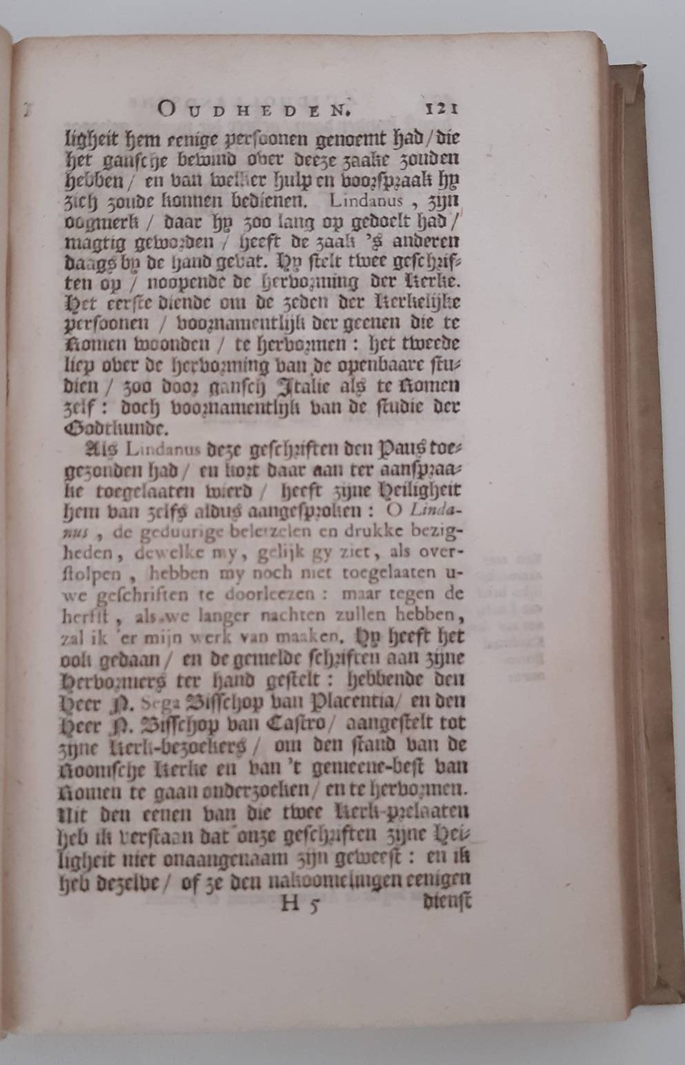 HEUSSEN, H.F. VAN (1654-1719). Oudheden en gestichten van het rechte Zuid-Holland en van Schieland:
behelzende Een verhaal van de Opkomste en Bevolkinge der Steden en Dorpen; de opbouwinge van Kerken, Kloosters, en Godshuizen; haare begiftingen, kerkelijke goederen, en inkomsten; hare